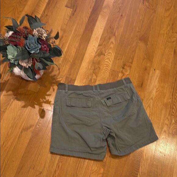 Lee Regular Fit Bermuda Mid Rise Women's Green Shorts - 12 - Picture 1 of 4